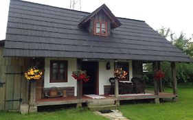 Casa Povestilor Din Bucovina Vama (suceava)